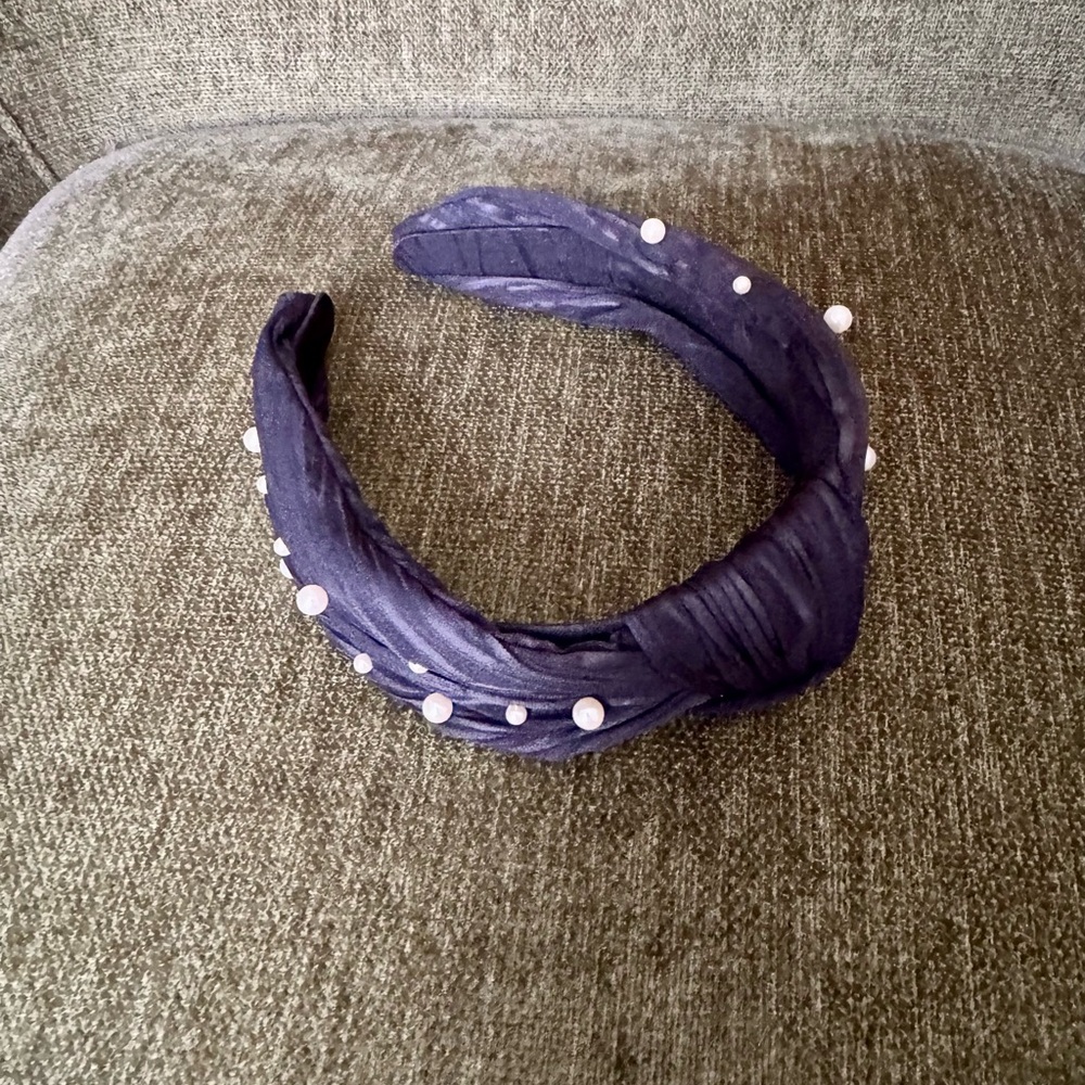 Anthropologie Everly Pleated Pearl Knot Headband Black - Picture 3 of 7